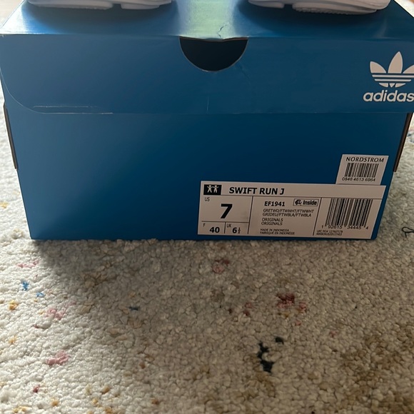 Adidas Swift Run 🤍 SZ 7 Big Kid - Picture 7 of 13